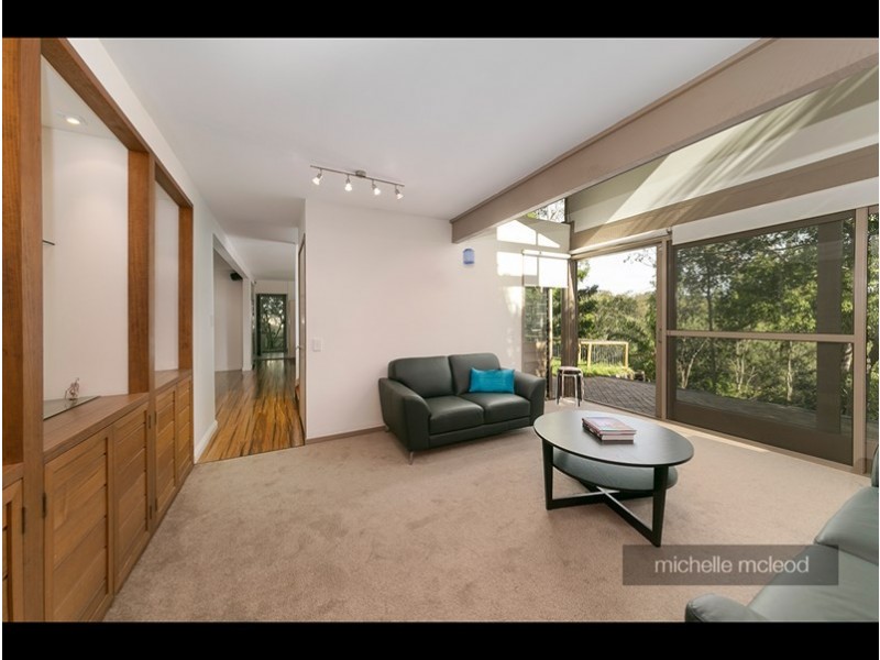 24 Rowena Street, Kenmore QLD 4069