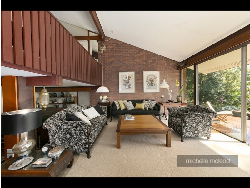 102 Kersley Road, Kenmore QLD 4069