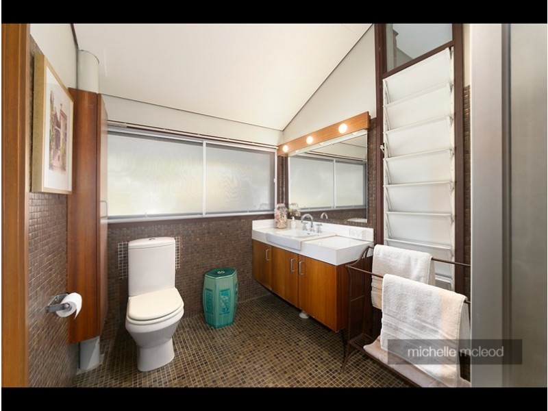 102 Kersley Road, Kenmore QLD 4069