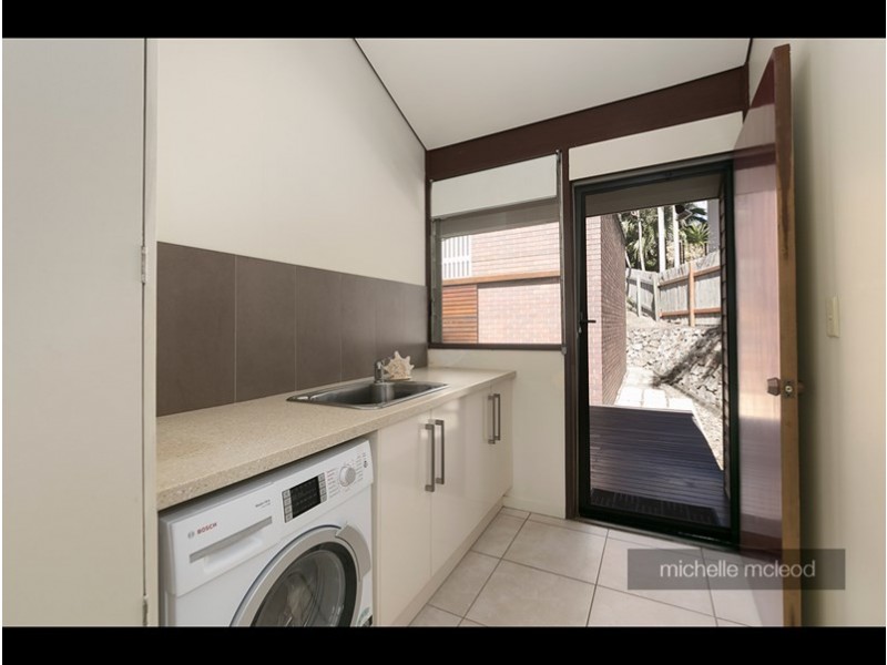 102 Kersley Road, Kenmore QLD 4069