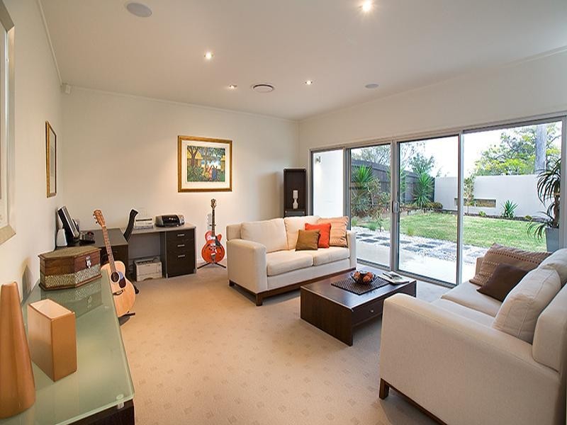 112 Hawken Drive, St Lucia QLD 4067