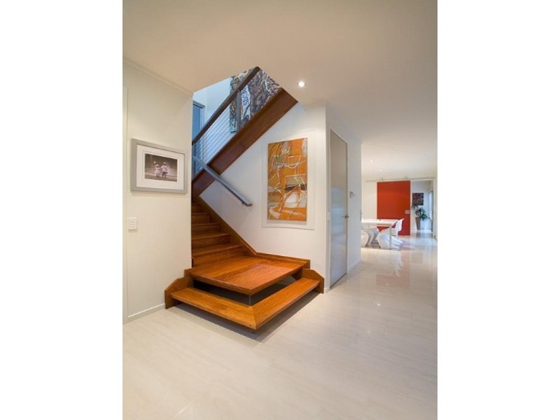 112 Hawken Drive, St Lucia QLD 4067