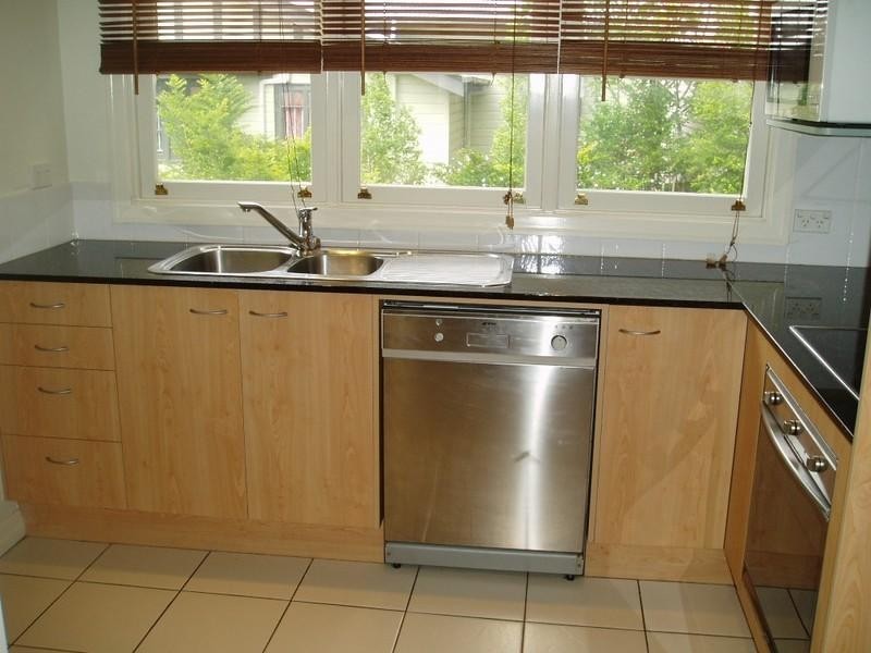 35 Cunningham Street, Taringa QLD 4068