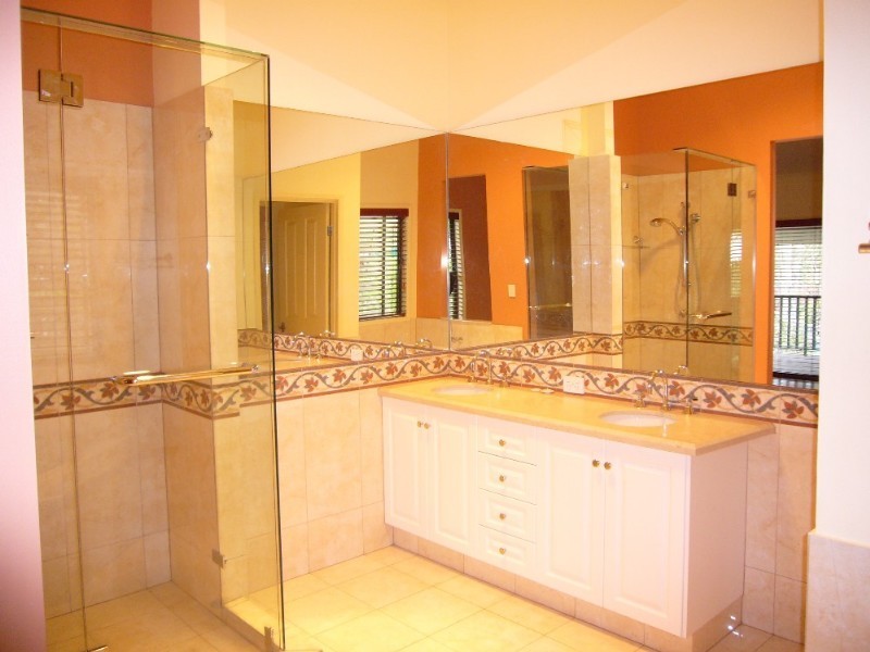 61 Carroll Street, Bardon QLD 4065