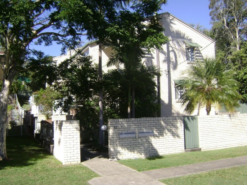 2/51 Nelson Parade, Indooroopilly QLD 4068