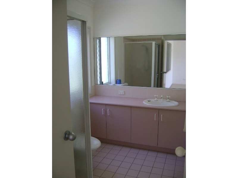 2/51 Nelson Parade, Indooroopilly QLD 4068