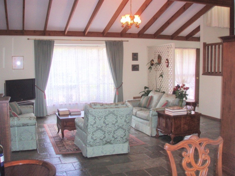 6 Greenrigg Court, Indooroopilly QLD 4068