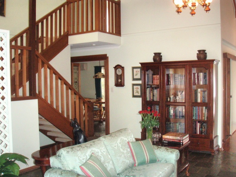 6 Greenrigg Court, Indooroopilly QLD 4068