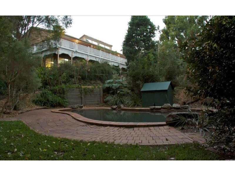 18 Mirbelia Street, Kenmore QLD 4069