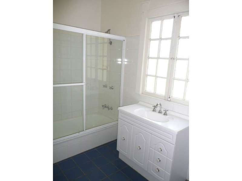 23 Herbert Street, Toowong QLD 4066