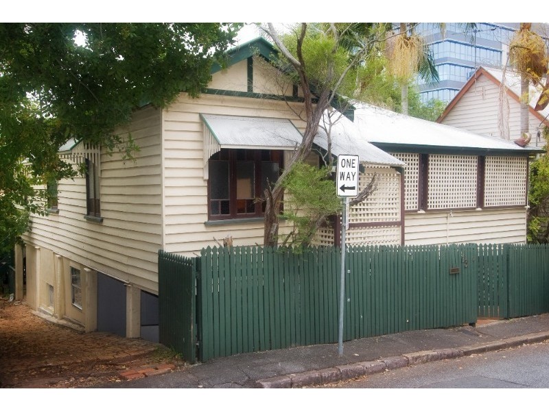 13 Parish Street, Spring Hill QLD 4000