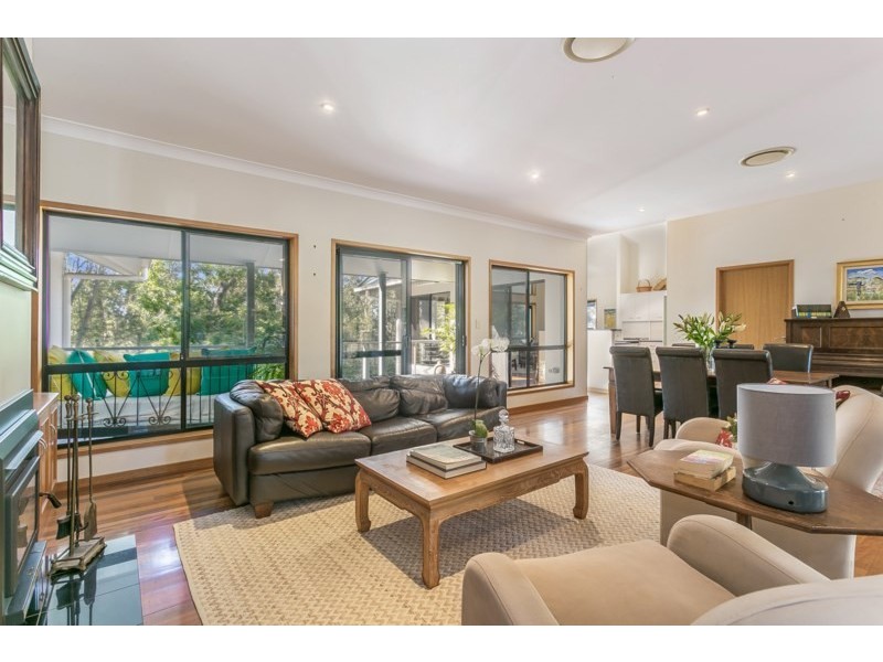 55 Logan Place, Pullenvale QLD 4069