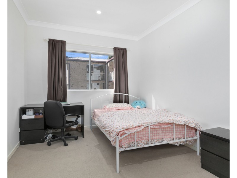 3/50 Depper Street, St Lucia QLD 4067