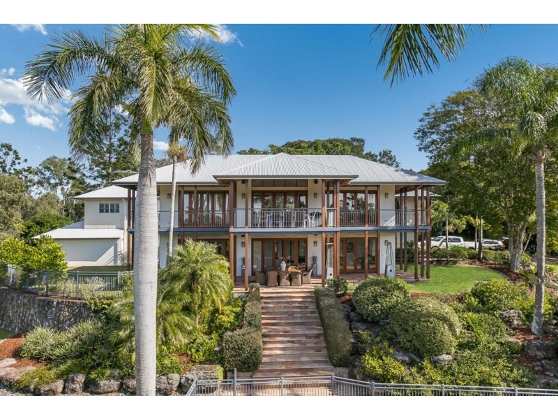 18 Royston Street, Brookfield QLD 4069