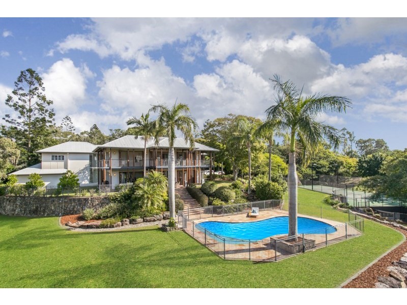 18 Royston Street, Brookfield QLD 4069