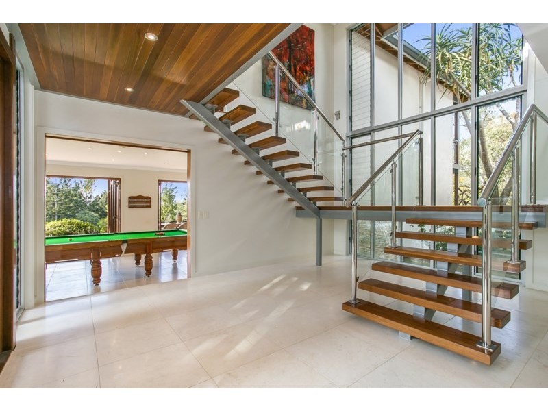 18 Royston Street, Brookfield QLD 4069