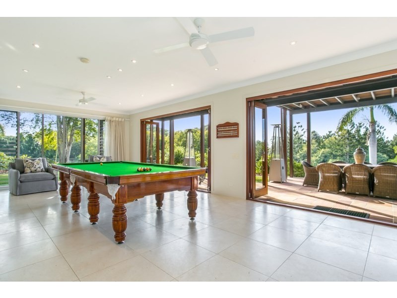 18 Royston Street, Brookfield QLD 4069