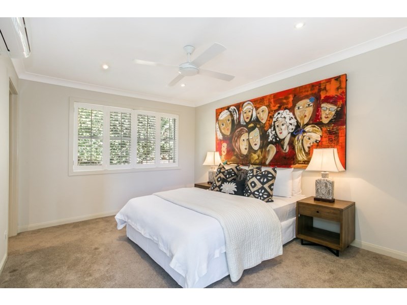 18 Royston Street, Brookfield QLD 4069