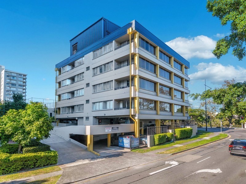 15/435 Coronation Drive, Auchenflower QLD 4066