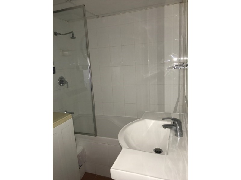 15/435 Coronation Drive, Auchenflower QLD 4066