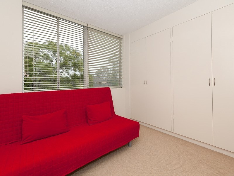 4/164 Macquarie Street, St Lucia QLD 4067