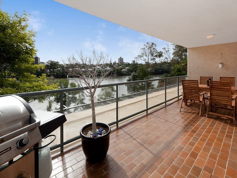 4/164 Macquarie Street, St Lucia QLD 4067