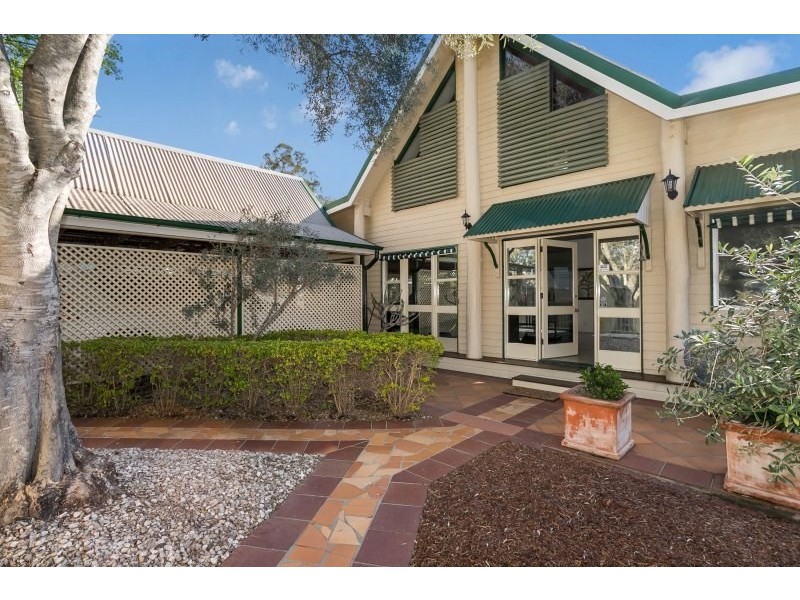 87 Honour Avenue, Chelmer QLD 4068