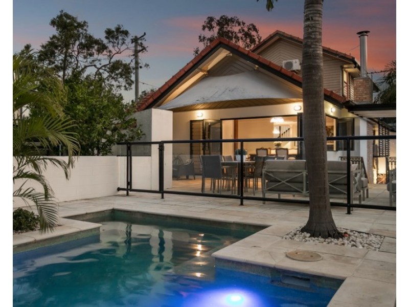 122 Central Avenue, St Lucia QLD 4067