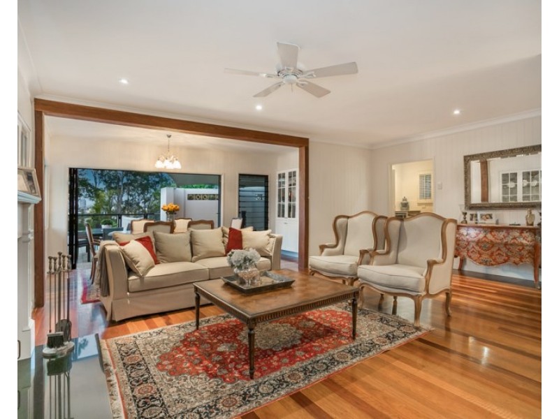 122 Central Avenue, St Lucia QLD 4067