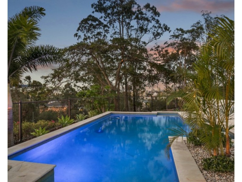 122 Central Avenue, St Lucia QLD 4067