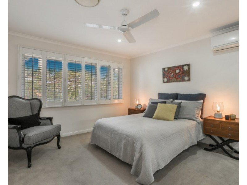 122 Central Avenue, St Lucia QLD 4067