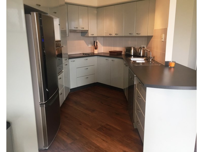 1/52 Bishop Street, St Lucia QLD 4067