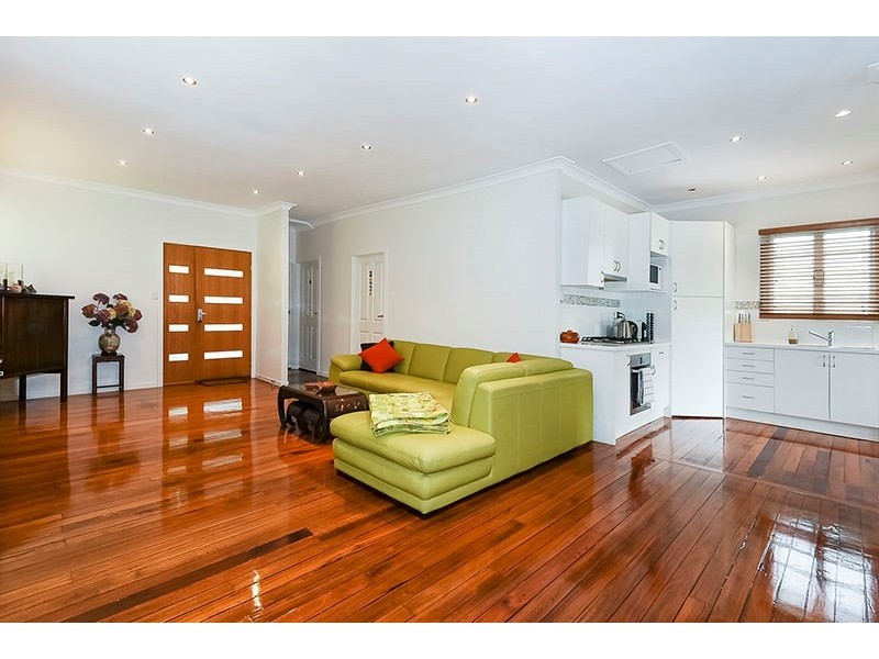 30 Equinox Street, Taringa QLD 4068