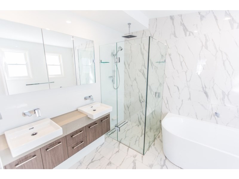 32 Burns Road, Toowong QLD 4066