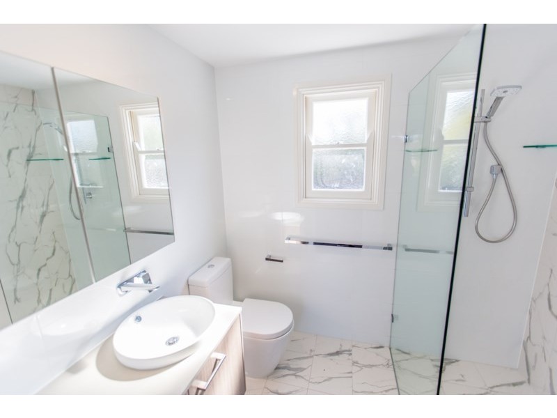 32 Burns Road, Toowong QLD 4066