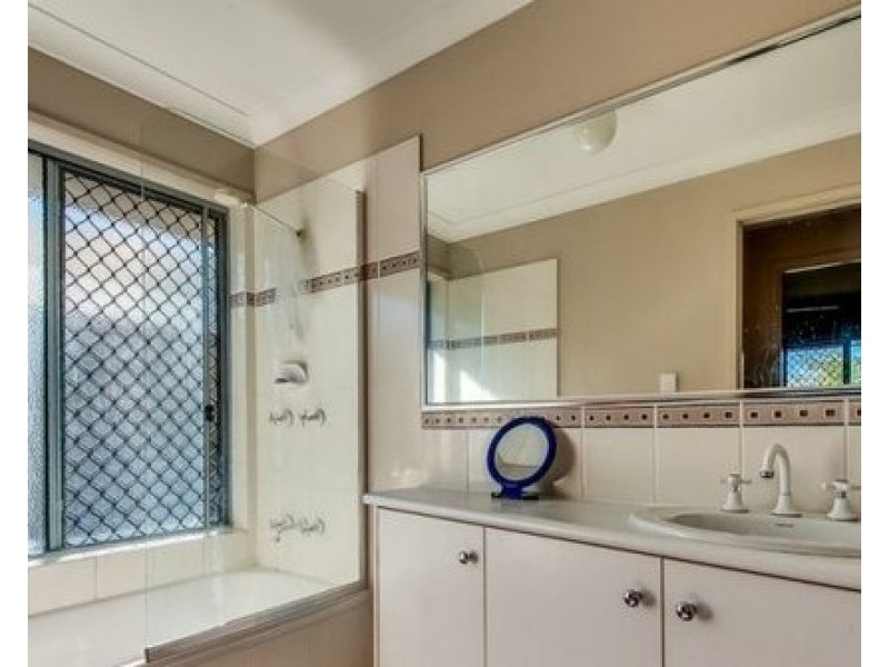 24 Greenleaf Avenue, Springfield Lakes QLD 4300