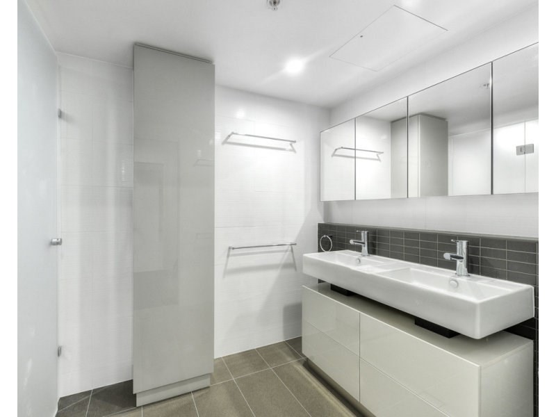 2005/55 Railway Terrace, Milton QLD 4064