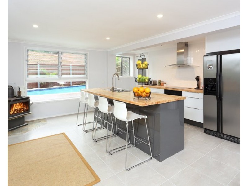 48 Cassandra Street, Chapel Hill QLD 4069