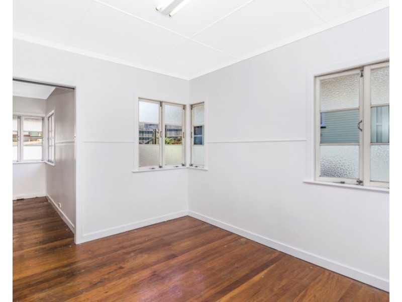 379 Webster Road, Stafford Heights QLD 4053