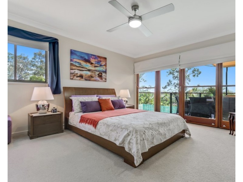 9 Riatta Street, Chapel Hill QLD 4069