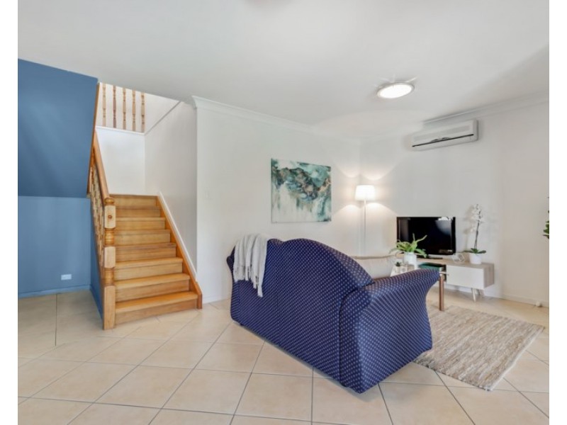 9 Riatta Street, Chapel Hill QLD 4069