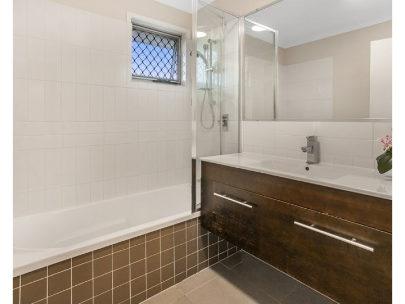 1/551 Oxley Road, Sherwood QLD 4075