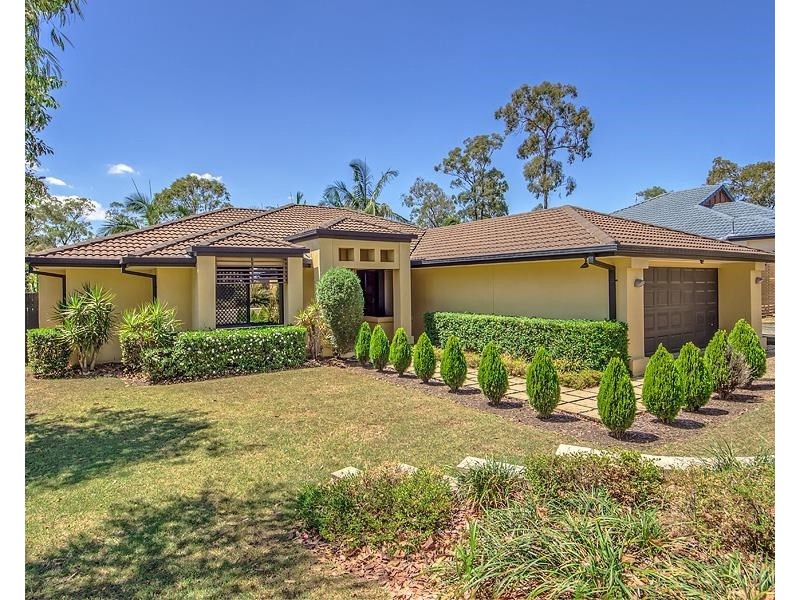 8 Tea Tree Cresent, Sinnamon Park QLD 4073