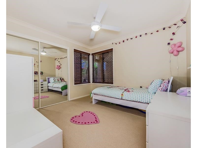 8 Tea Tree Cresent, Sinnamon Park QLD 4073