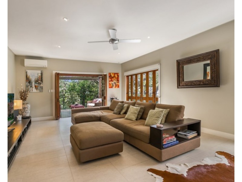 16 The Drive, Bardon QLD 4065