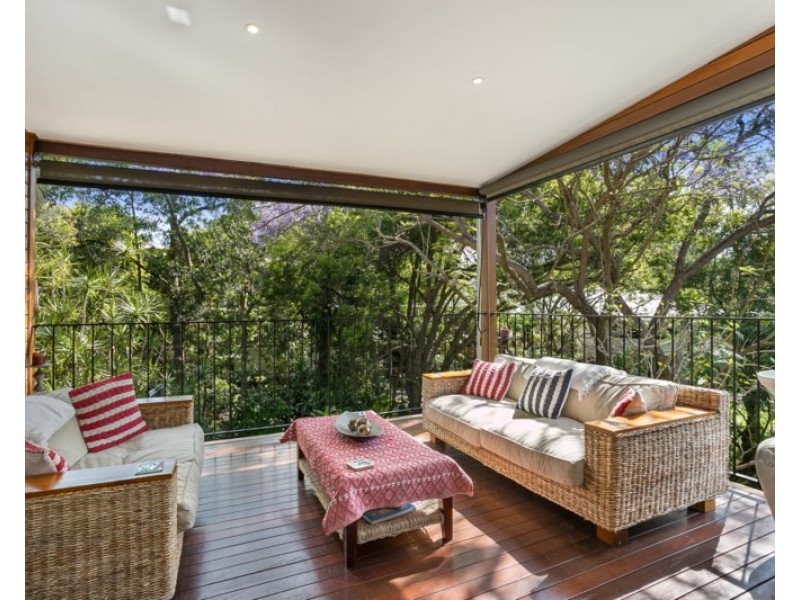 16 The Drive, Bardon QLD 4065