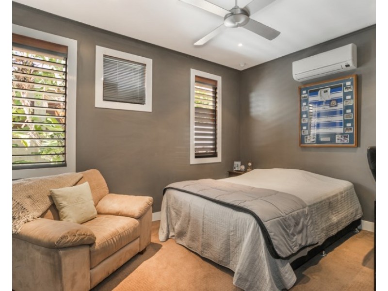 16 The Drive, Bardon QLD 4065