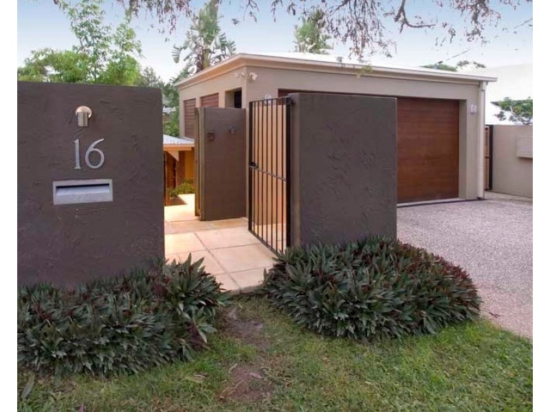 16 The Drive, Bardon QLD 4065