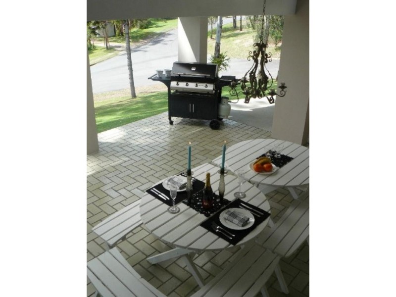 9 Kanooka Street, Bellbowrie QLD 4070