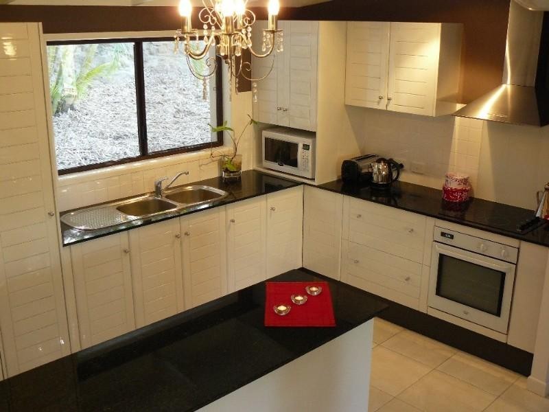 9 Kanooka Street, Bellbowrie QLD 4070